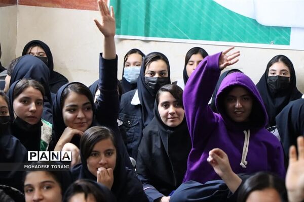 یادواره شهدای انقلاب اسلامی در آموزشگاه منصوره خلیلی ناحیه یک بهارستان