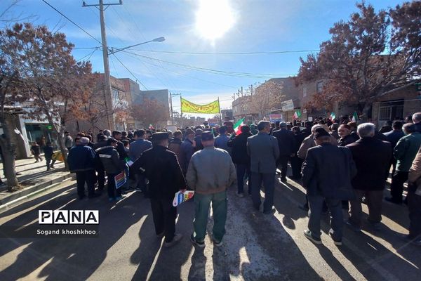 حضور گسترده مردم انقلابی شهر تیتکانلو در راهپیمایی ۲۲ بهمن ماه