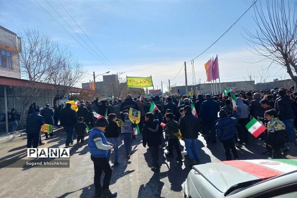 حضور گسترده مردم انقلابی شهر تیتکانلو در راهپیمایی ۲۲ بهمن ماه