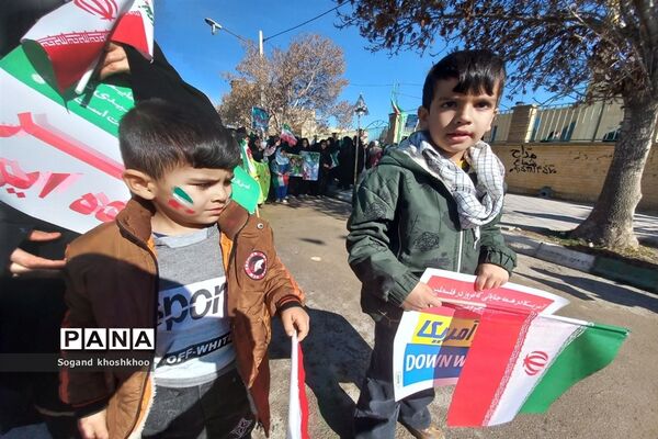 حضور گسترده مردم انقلابی شهر تیتکانلو در راهپیمایی ۲۲ بهمن ماه