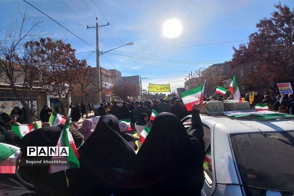 حضور گسترده مردم انقلابی شهر تیتکانلو در راهپیمایی ۲۲ بهمن ماه