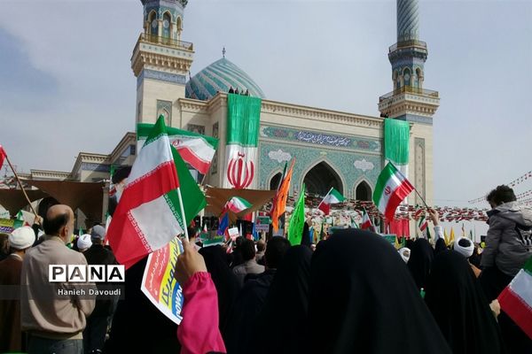 راهپیمایی یوم الله 22 بهمن در قم-3