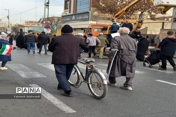 راهپیمایی یوم الله 22 بهمن در قم-3