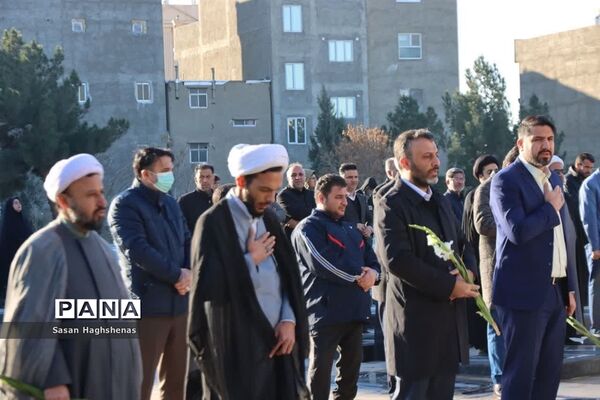 تجدیدمیثاق دانش‌آموزان شهرستان اسلامشهربا شهدا