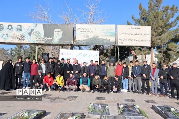 تجدیدمیثاق دانش‌آموزان شهرستان اسلامشهربا شهدا