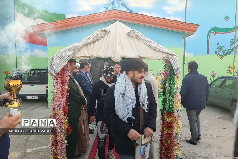 اعزام دانش‌آموزان پسر منطقه کهریزک به اردوی راهیان نور
