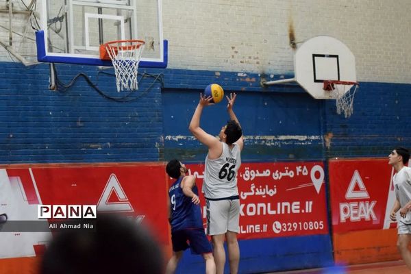 قهرمانی تیم چاپ و نشر نورانی در مسابقات بسکتبال سه نفره جام فجر قم