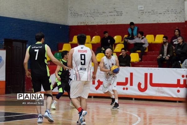 قهرمانی تیم چاپ و نشر نورانی در مسابقات بسکتبال سه نفره جام فجر قم