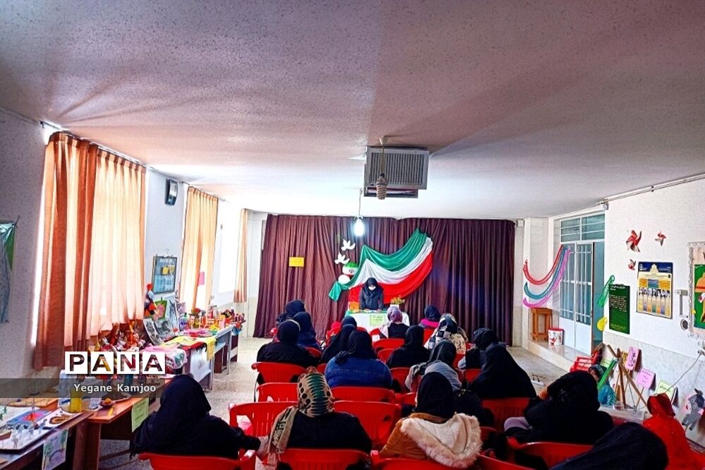 نمایشگاه هنرهای دستی دانش‌آموزان مدرسه فاطمیه