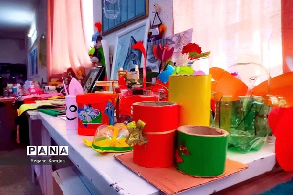 نمایشگاه هنرهای دستی دانش‌آموزان مدرسه فاطمیه