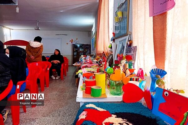 نمایشگاه هنرهای دستی دانش‌آموزان مدرسه فاطمیه
