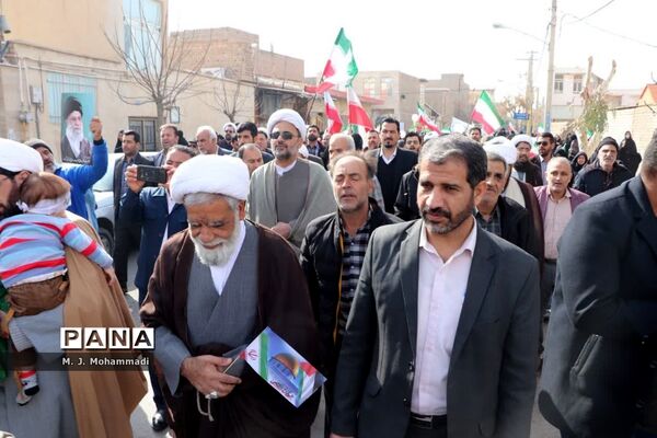 راهپیمایی 22 بهمن در شهر قنوات قم