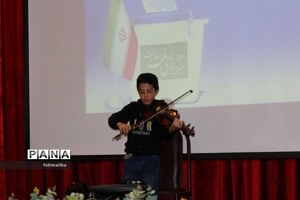 برگزاری همایش رأی اولی‌ها در شهرستان فیروزکوه