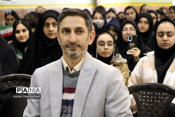 نشست فرماندار با رای اولی های ناحیه یک بهارستان