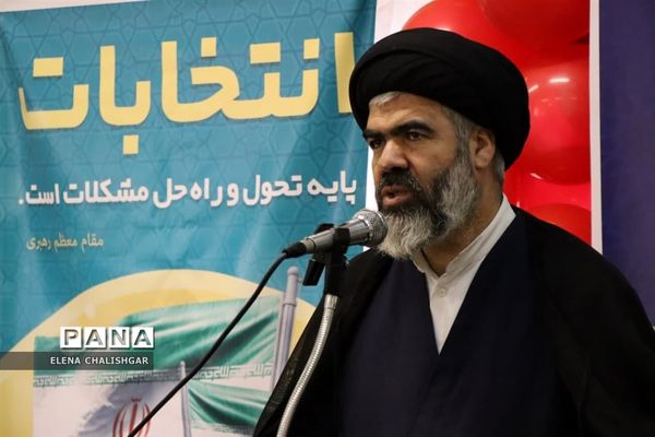 نشست فرماندار با رای اولی های ناحیه یک بهارستان