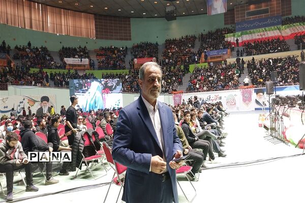 جشن بزرگ اولین تجربه سیاسی دانش‌آموزان