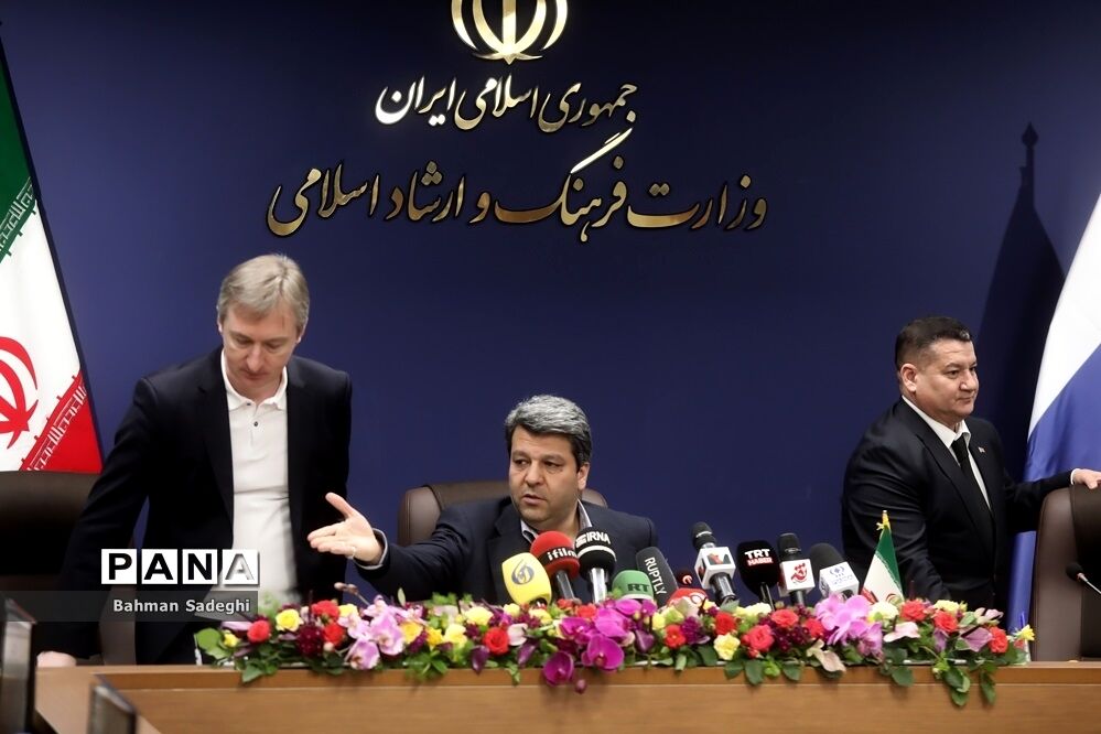 نشست خبری شورای سیاست گذاری اولین جشنواره بین المللی فیلم خزر