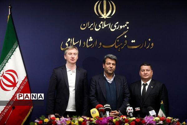 نشست خبری شورای سیاست گذاری اولین جشنواره بین المللی فیلم خزر