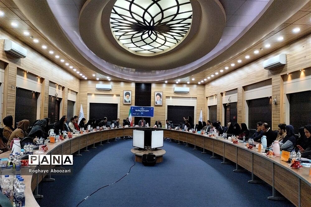 همایش دبیران فیزیک شهرستان‌های استان تهران در فرهنگسرای بعثت