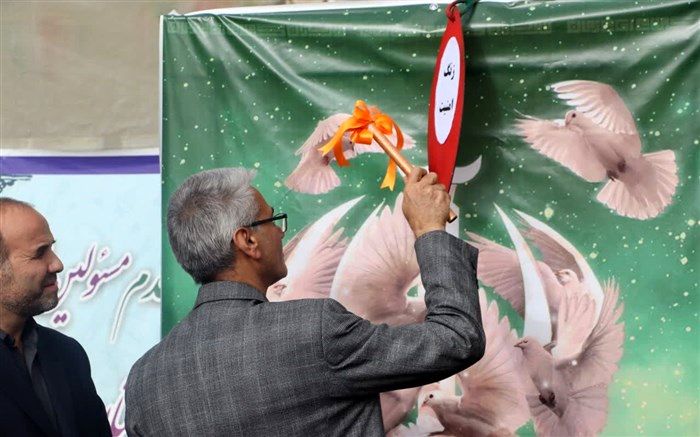 اهتزاز پرچم؛ نشانه امنیت هر کشور است