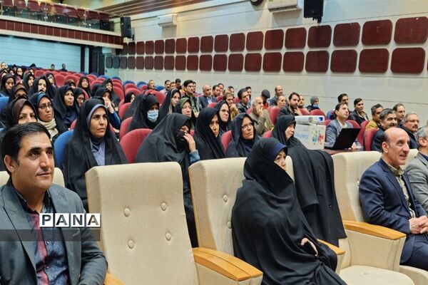 جلسه توجیهی مدیران و همیار معلمان مدارس شعب اخذ رأی