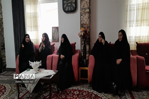 ادای احترام سرپرست دفتر امور زنان و خانواده استانداری مازندران به مقام شامخ شهدا شهرستان نور
