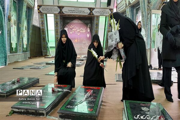ادای احترام سرپرست دفتر امور زنان و خانواده استانداری مازندران به مقام شامخ شهدا شهرستان نور