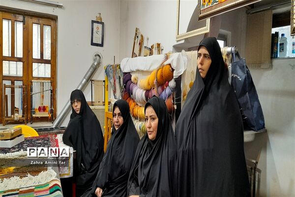 ما پشتیبان مشاغل بانوان شهرستان نور هستیم