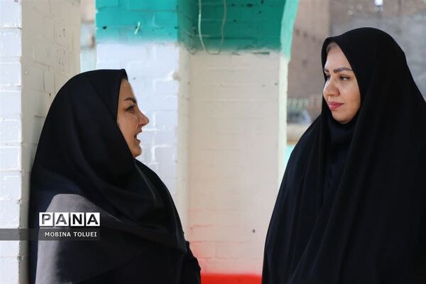 آیین تجلیل از نو مادران در آموزشگاه 12 فروردین ناحیه یک بهارستان