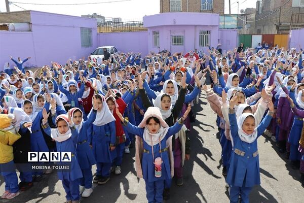 آیین تجلیل از نو مادران در آموزشگاه 12 فروردین ناحیه یک بهارستان
