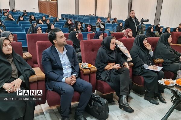 همایش الگوی روش تدریس بارویکرد استم در کهریزک