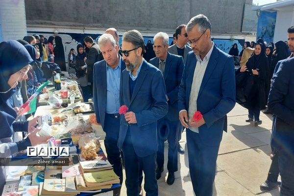 بازارچه کسب و کار دانش‌آموزی در دبیرستان شهید محمدی پور خلیل‌آباد