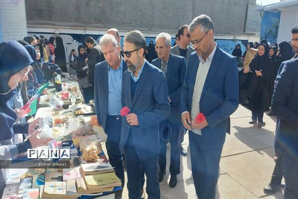 بازارچه کسب و کار دانش‌آموزی در دبیرستان شهید محمدی پور خلیل‌آباد