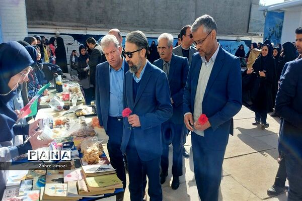 بازارچه کسب و کار دانش‌آموزی در دبیرستان شهید محمدی پور خلیل‌آباد