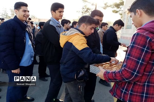 جشن اعیاد شعبانیه در دبیرستان نمونه آیت الله خامنه‌ای کاشمر