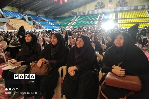 همایش تجلیل از نوگولان سرآمد استان اصفهان