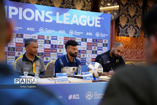 کنفرانس خبری پیش از بازی سپاهان و الهلال