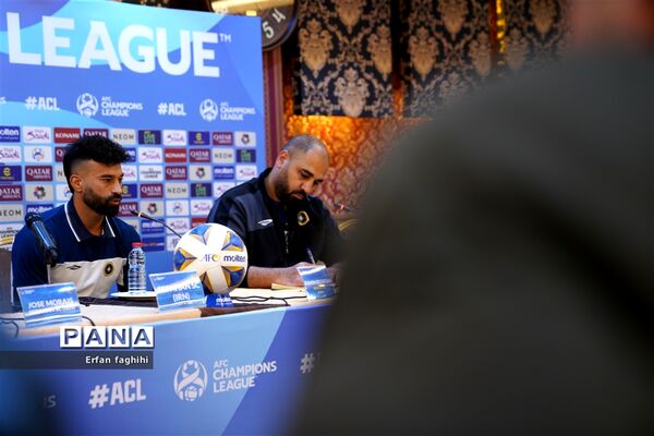 کنفرانس خبری پیش از بازی سپاهان و الهلال