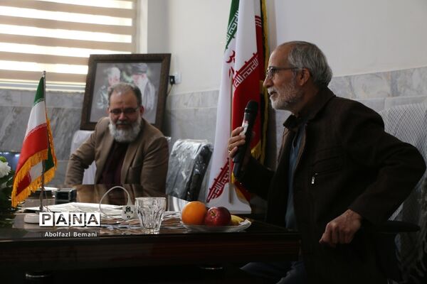 آیین تقدیر از پدران جانباز دانش‌آموزان دبیرستان شاهد نجمیه قم