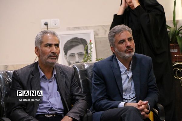 آیین تقدیر از پدران جانباز دانش‌آموزان دبیرستان شاهد نجمیه قم