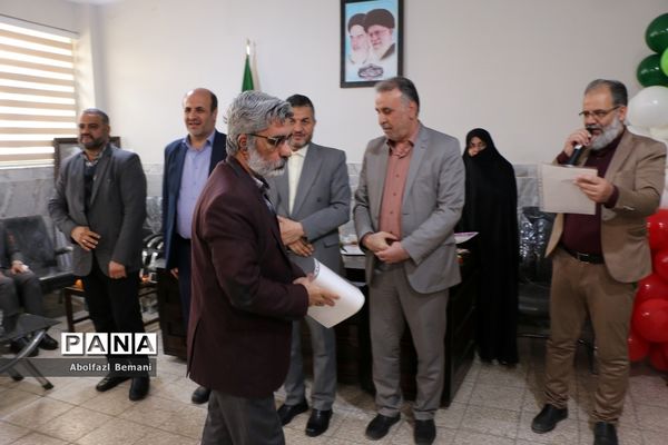 آیین تقدیر از پدران جانباز دانش‌آموزان دبیرستان شاهد نجمیه قم