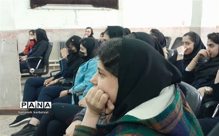 افزایش تعداد فضاهای آموزشی، مهم‌ترین تقاضای دانش‌آموزان رأی‌اولی‌ بهارستان/فیلم