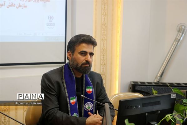 نشست صمیمی اعضای قرارگاه میدان ۱۴ صفر ۲ ناحیه ۶ مشهد با رئیس سازمان دانش آموزی استان