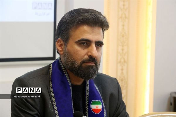 نشست صمیمی اعضای قرارگاه میدان ۱۴ صفر ۲ ناحیه ۶ مشهد با رئیس سازمان دانش آموزی استان