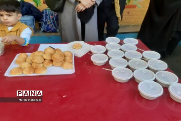 جشن اعیاد شعبانیه در دبستان احمدمعینی منطقه ۱۳