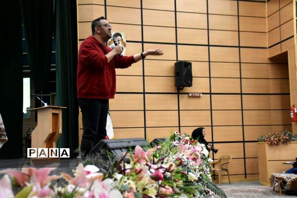 دوره آموزش سواد رسانه و آموزش عکاسی با موبایل در تالار ادب