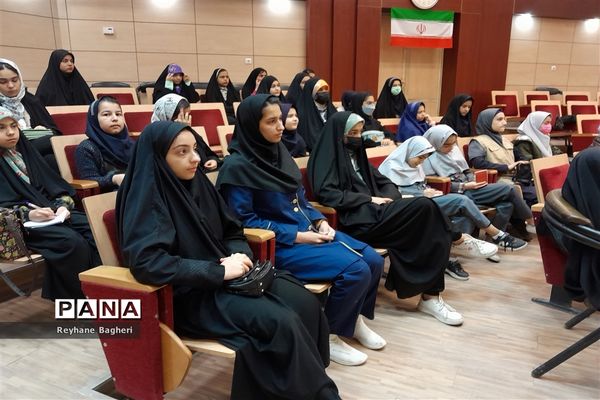 جلسه آموزش مقدماتی خبرنگاری ناحیه 2