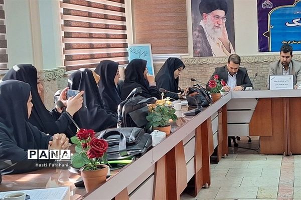 جلسه تفاهم‌نامه بهسازی سرویس‌های بهداشتی مدارس در شهرستان قرچک
