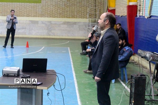 آیین افتتاحیه مسابقات فوتسال دانش‌آموزان مدارس ابتدایی دوره دوم