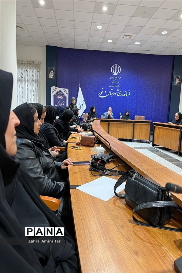 کارگروه تسهیل و رفع موانع تولید و بانوان نخبه شهرستان نور